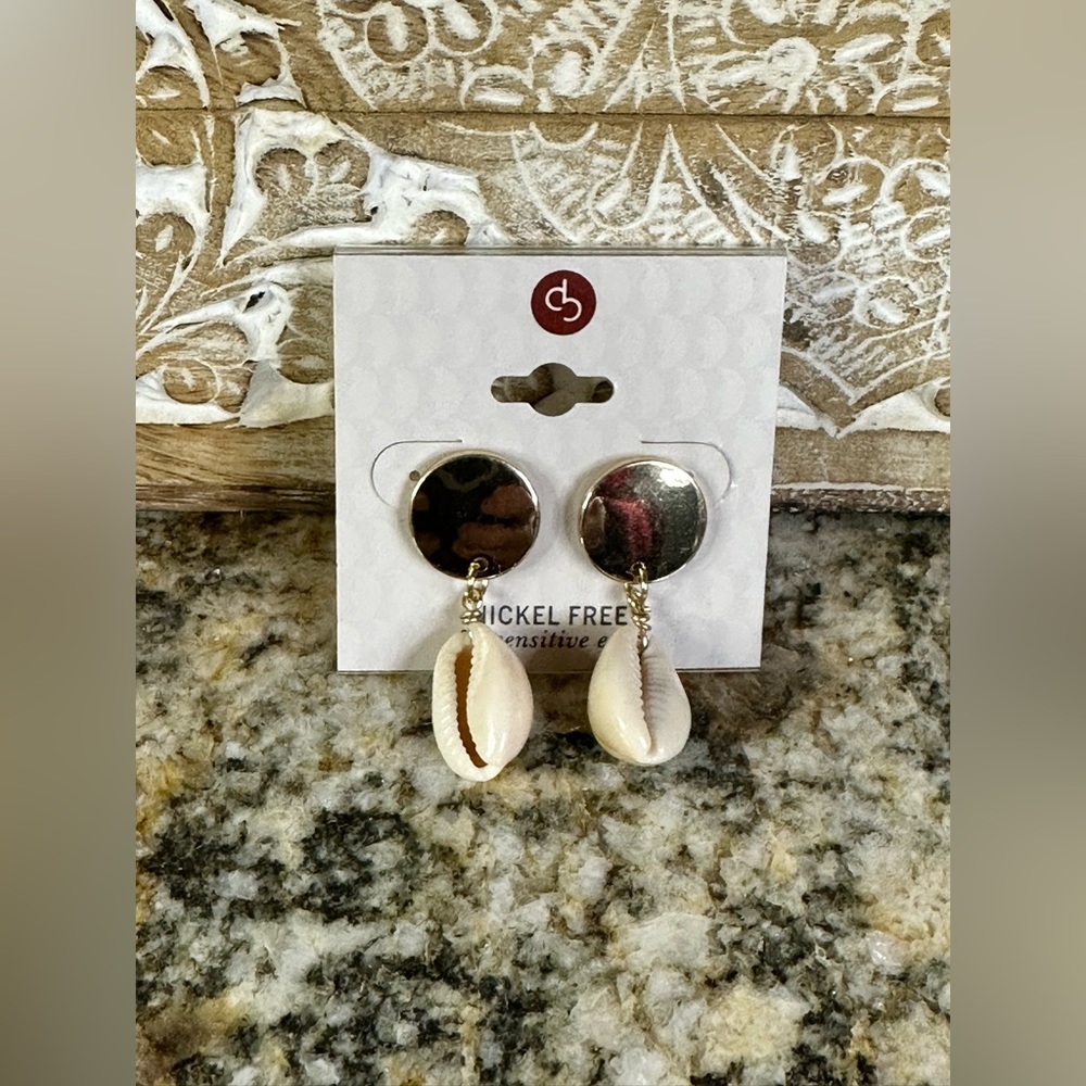 Gold Sea Shell Dangle Earrings